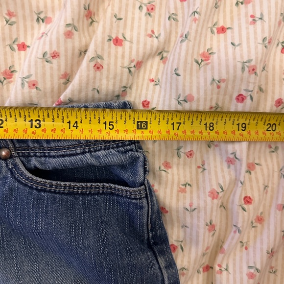 vintage american eagle outfitters cheeky jean shorts! - Picture 4 of 5